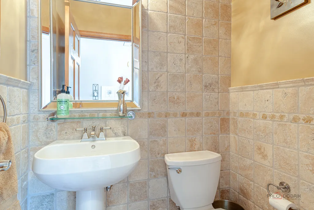 38 Lakebreeze Court Lake Zurich IL 60047