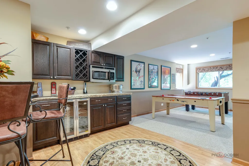 38 Lakebreeze Court Lake Zurich IL 60047