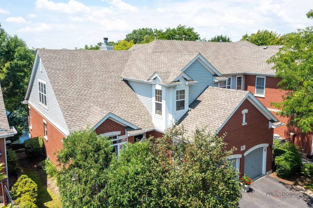 38 Lakebreeze Court Lake Zurich IL 60047