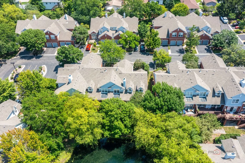 38 Lakebreeze Court Lake Zurich IL 60047