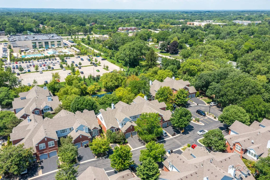 38 Lakebreeze Court Lake Zurich IL 60047