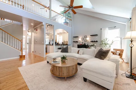 38 Lakebreeze Court Lake Zurich IL 60047