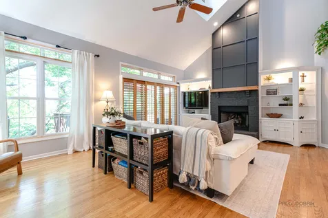 38 Lakebreeze Court Lake Zurich IL 60047