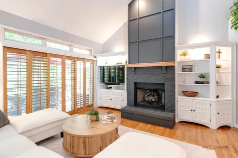 38 Lakebreeze Court Lake Zurich IL 60047