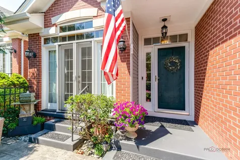 38 Lakebreeze Court Lake Zurich IL 60047