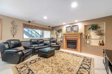 38 Lakebreeze Court Lake Zurich IL 60047