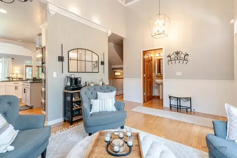 38 Lakebreeze Court Lake Zurich IL 60047