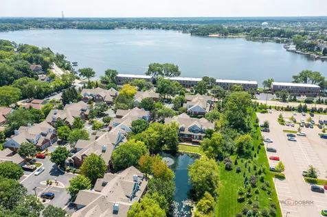 38 Lakebreeze Court Lake Zurich IL 60047