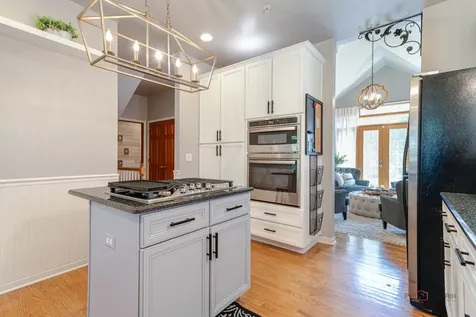 38 Lakebreeze Court Lake Zurich IL 60047
