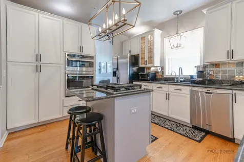 38 Lakebreeze Court Lake Zurich IL 60047