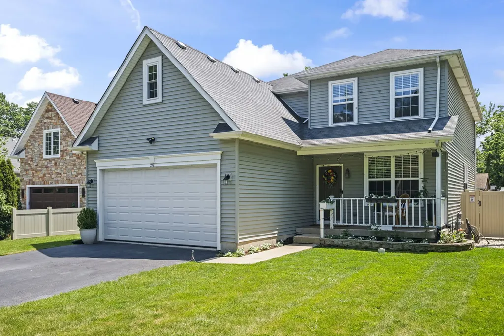 219 Elm Avenue Mundelein IL 60060