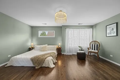 219 Elm Avenue Mundelein IL 60060