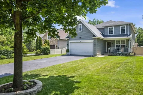 219 Elm Avenue Mundelein IL 60060