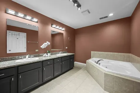 219 Elm Avenue Mundelein IL 60060