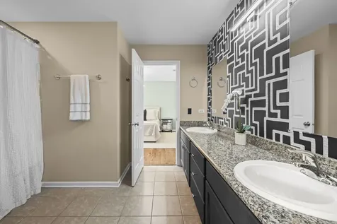219 Elm Avenue Mundelein IL 60060
