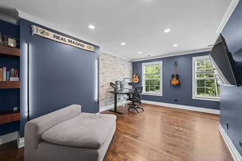 219 Elm Avenue Mundelein IL 60060