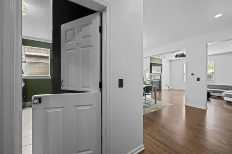219 Elm Avenue Mundelein IL 60060