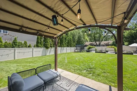 219 Elm Avenue Mundelein IL 60060