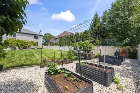 219 Elm Avenue Mundelein IL 60060
