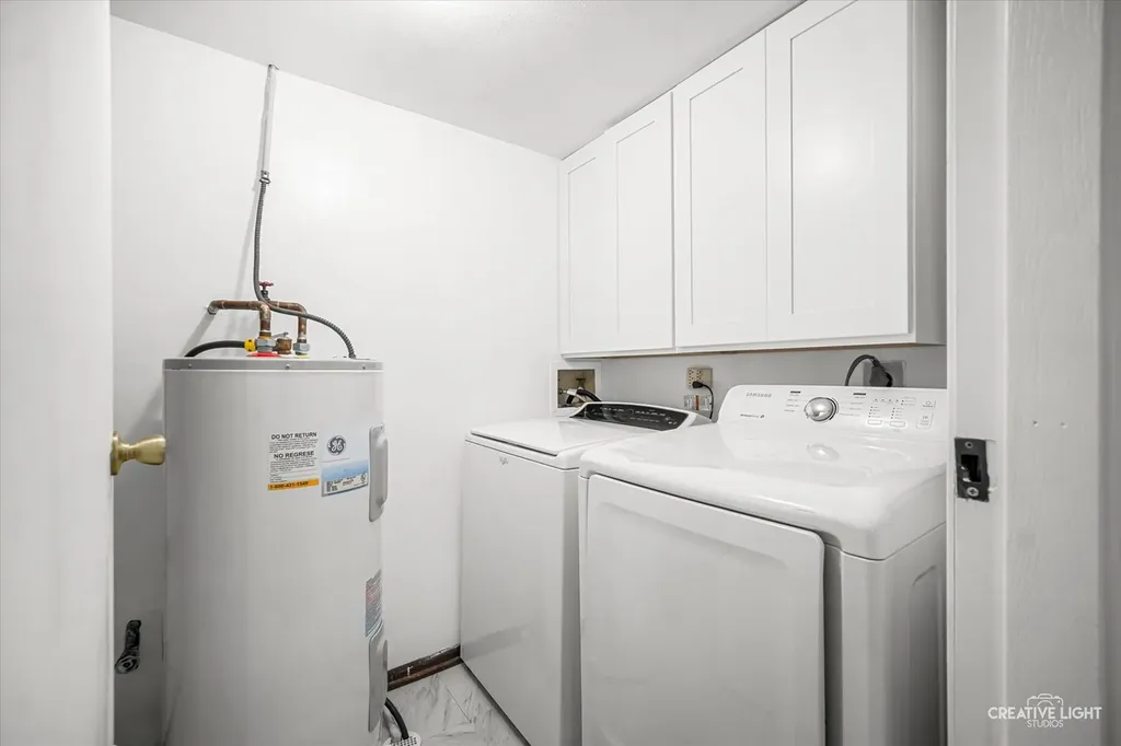 1099 Prescott Drive Roselle IL 60172