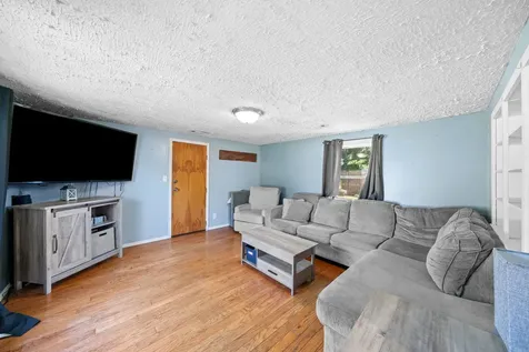 817 South Hugh Street Plano IL 60545