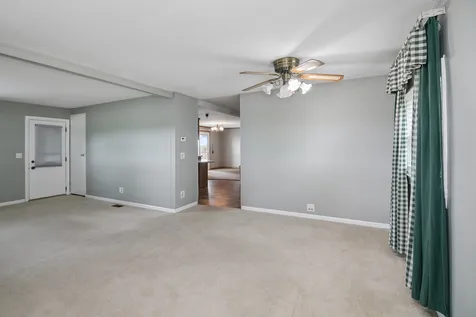 5472 East 2000n Road Kankakee IL 60901