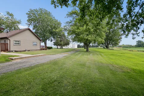 5472 East 2000n Road Kankakee IL 60901