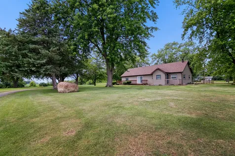 5472 East 2000n Road Kankakee IL 60901