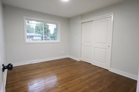16644 Maple Street South Holland IL 60473