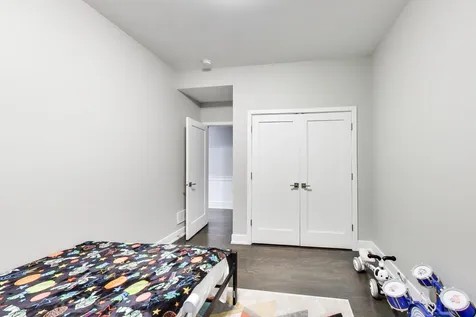 616 East 46th Street Chicago IL 60653