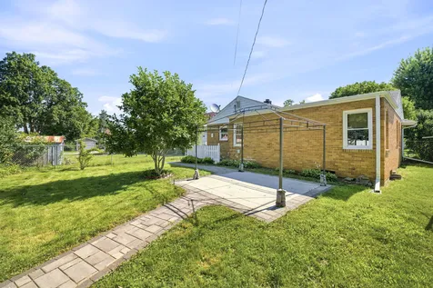 1043 State Street Ottawa IL 61350