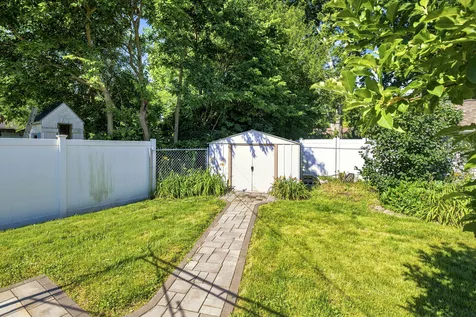 1043 State Street Ottawa IL 61350
