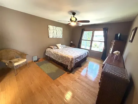 222 Thomas Drive Wood Dale IL 60191