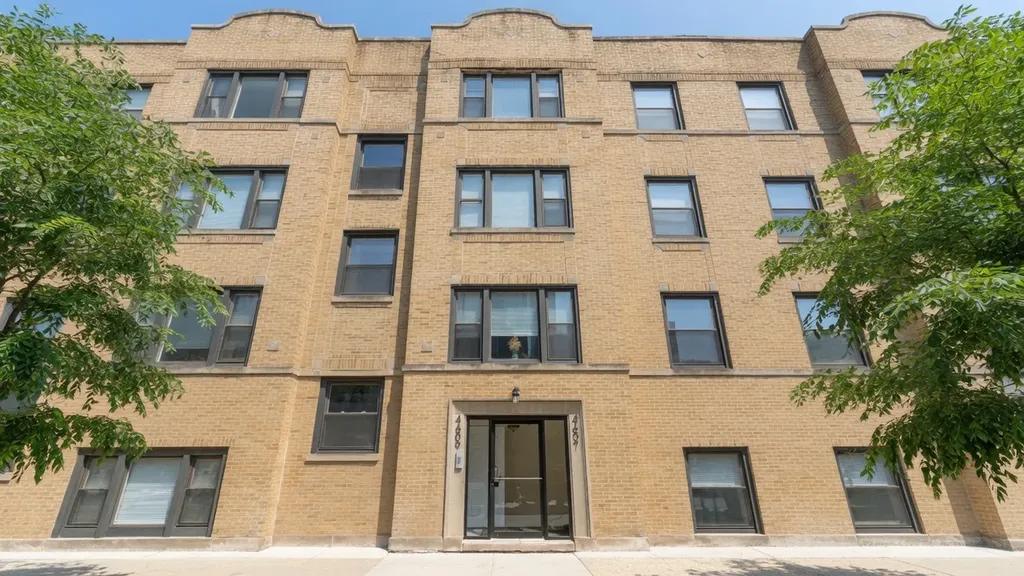 4609 North Kimball Avenue Chicago IL 60625