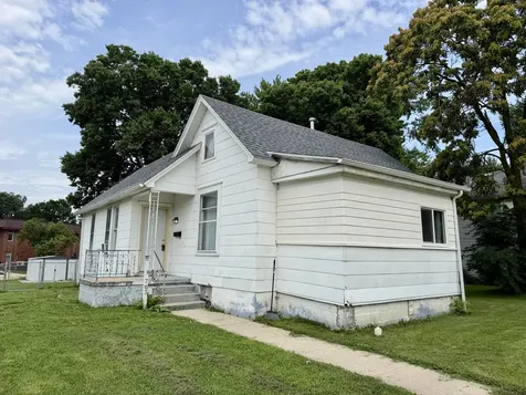 703 Park Place Sterling IL 61081