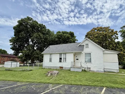 703 Park Place Sterling IL 61081