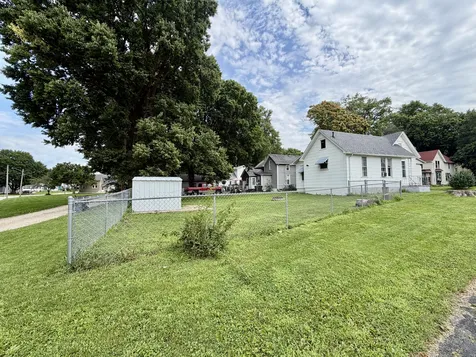 703 Park Place Sterling IL 61081