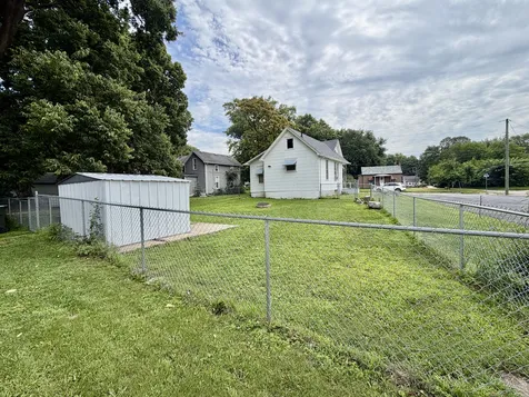 703 Park Place Sterling IL 61081