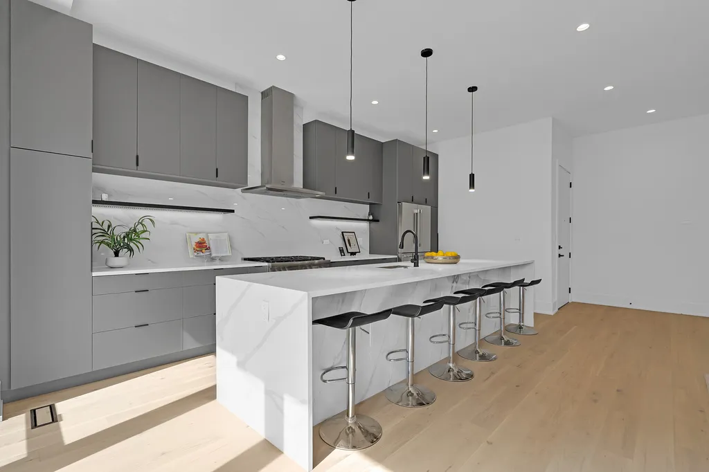 505 West Elm Street Chicago IL 60610
