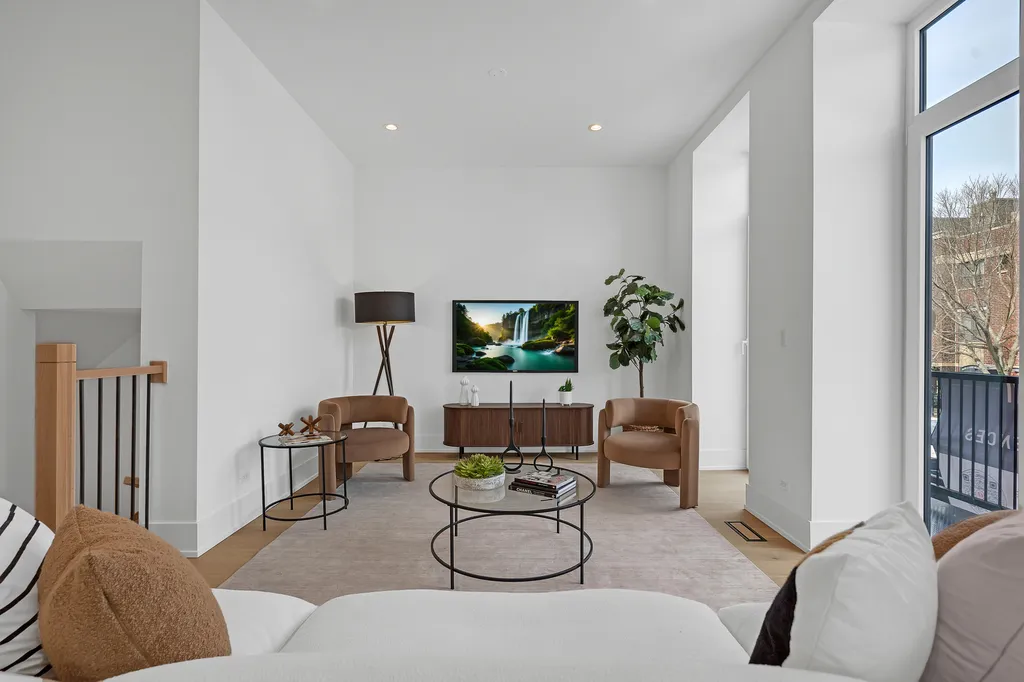 505 West Elm Street Chicago IL 60610
