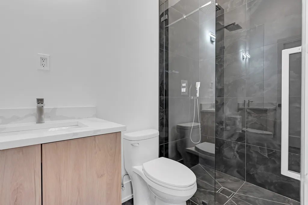 505 West Elm Street Chicago IL 60610