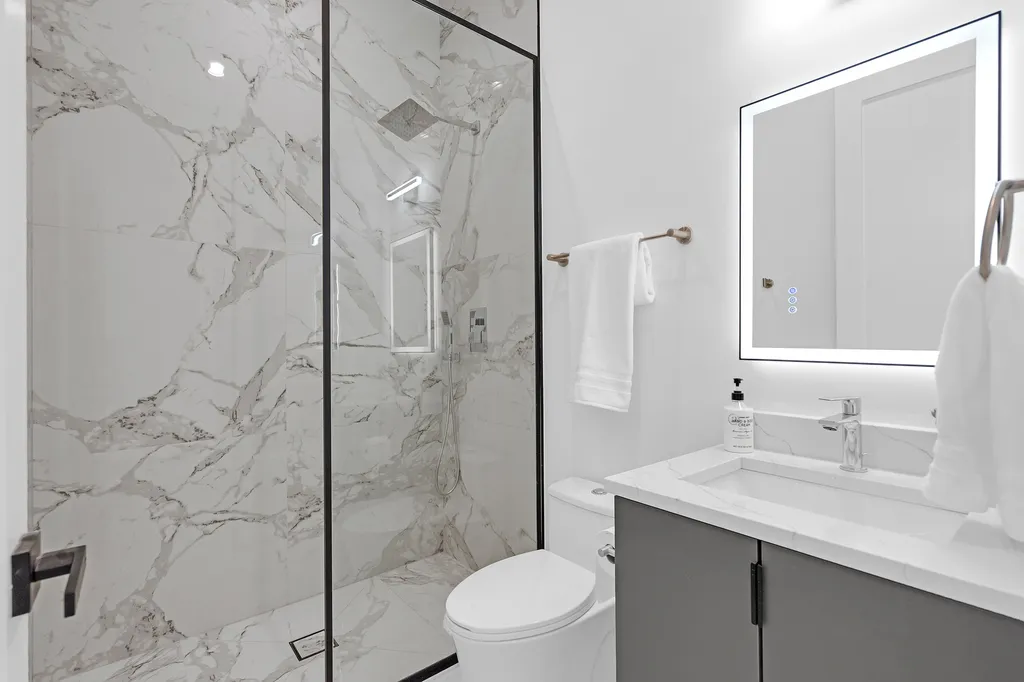 505 West Elm Street Chicago IL 60610