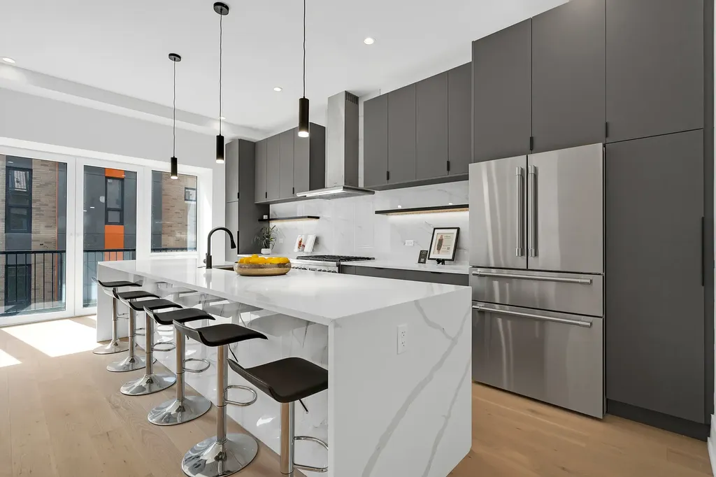 505 West Elm Street Chicago IL 60610