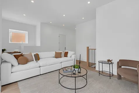 505 West Elm Street Chicago IL 60610