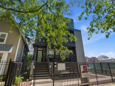 5039 North Winthrop Avenue Chicago IL 60640