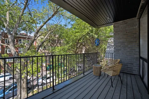 5039 North Winthrop Avenue Chicago IL 60640
