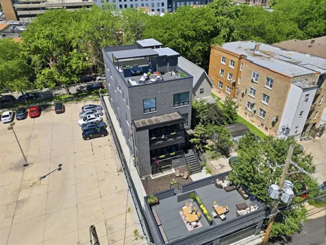 5039 North Winthrop Avenue Chicago IL 60640