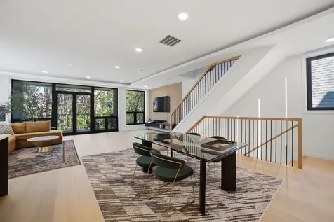 5039 North Winthrop Avenue Chicago IL 60640