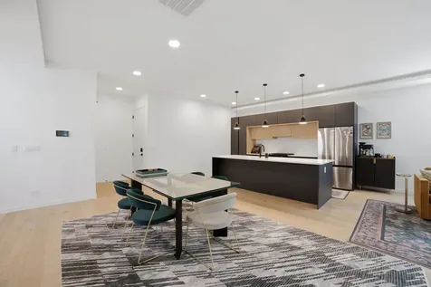 5039 North Winthrop Avenue Chicago IL 60640