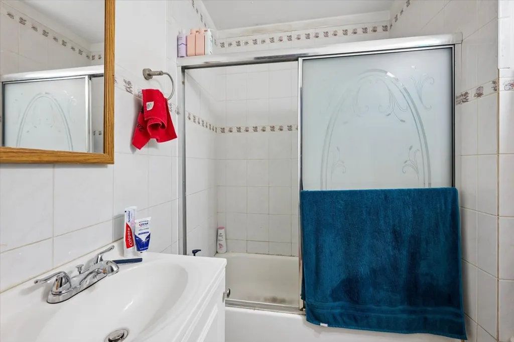2946 South Loomis Street Chicago IL 60608